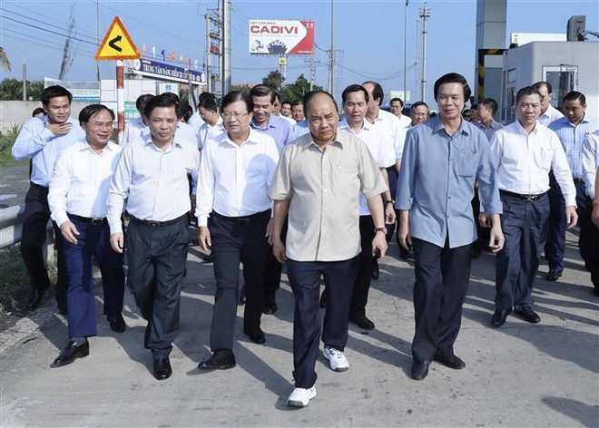 Le PM en visite sur le chantier de l’autoroute Trung Luong-My Thuan ảnh 1 Le PM en visite sur le chantier de l’autoroute Trung Luong-My Thuan ảnh 1