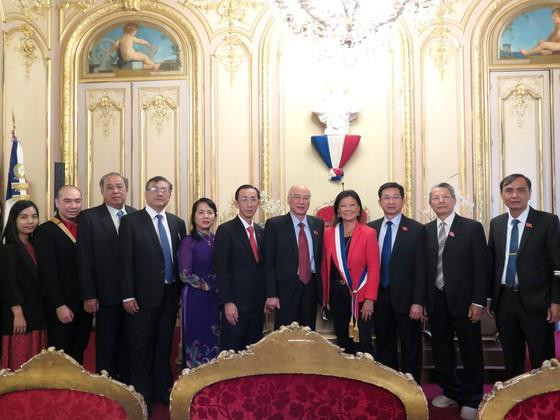 La délégation de députés de Ho Chi Minh-Ville termine sa visite de travail en France ảnh 1 La délégation de députés de Ho Chi Minh-Ville termine sa visite de travail en France ảnh 1