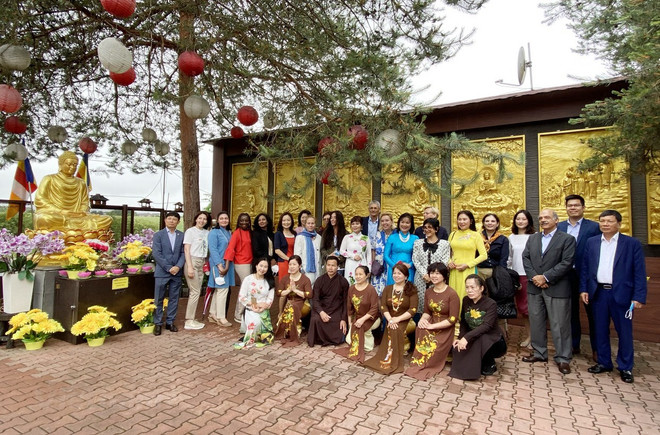 La culture traditionnelle vietnamienne impressionne des amis internationaux en R. tchèque ảnh 1 La culture traditionnelle vietnamienne impressionne des amis internationaux en R. tchèque ảnh 1