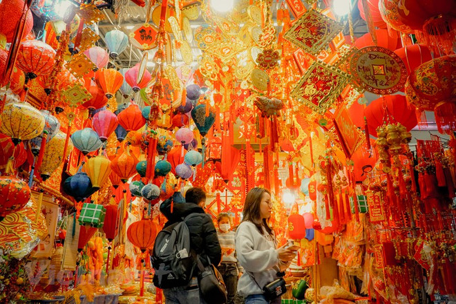Hang Ma, rue multicolore au coeur de Hanoï à l'approche du Têt ảnh 3 Hang Ma, rue multicolore au coeur de Hanoï à l'approche du Têt ảnh 3