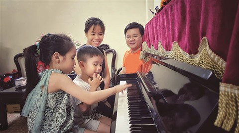 Quand la pandémie resserre les liens familiaux ảnh 1