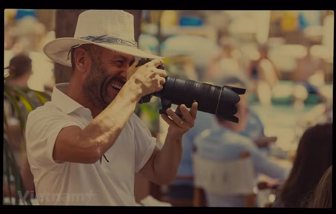 Alexandre Garel - photographe français qui immortalise l'architecture de Saïgon ảnh 1