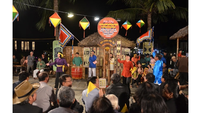 Réception du certificat de l’UNESCO pour l’art du « bài choi » ảnh 1 Réception du certificat de l’UNESCO pour l’art du « bài choi » ảnh 1