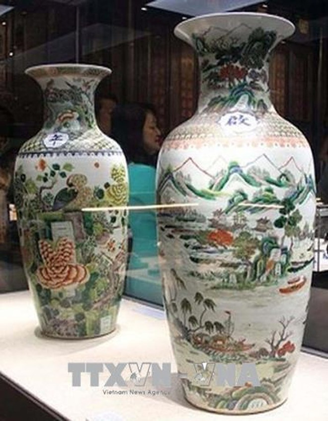 Une exposition d’anciens objets en porcelaine à Thua Thien-Hue ảnh 3 Une exposition d’anciens objets en porcelaine à Thua Thien-Hue ảnh 3