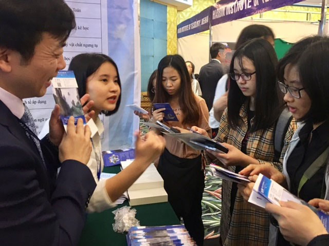 Forum et salon de l’éducation Vietnam-Chine 2018 à Hanoi ảnh 1 Forum et salon de l’éducation Vietnam-Chine 2018 à Hanoi ảnh 1