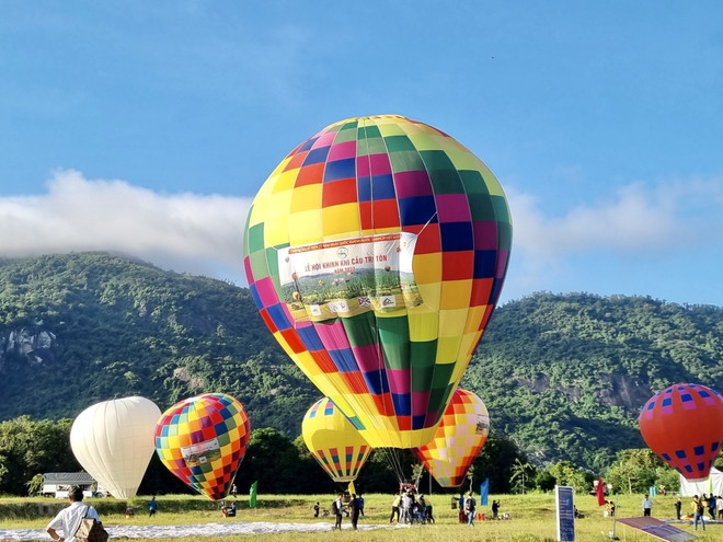 Le Vietnam accueille 3 millions de touristes lors des jours fériés de la Fête nationale ảnh 2 Le Vietnam accueille 3 millions de touristes lors des jours fériés de la Fête nationale ảnh 2