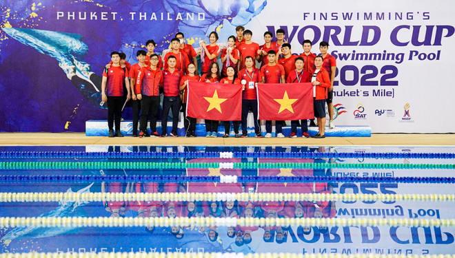 Nage avec palmes: le Vietnam brille au Finswimming's World Cup Round Swimming Pool 2022 ảnh 1 Nage avec palmes: le Vietnam brille au Finswimming's World Cup Round Swimming Pool 2022 ảnh 1