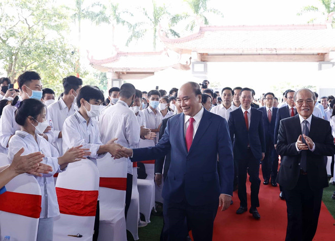 Célébration du 120e anniversaire de la naissance du feu secrétaire général Le Hong Phong ảnh 1