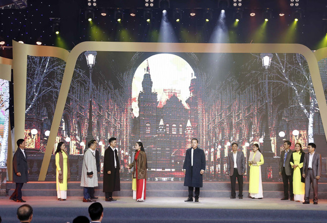 Célébration du 120e anniversaire de la naissance du feu secrétaire général Le Hong Phong ảnh 2