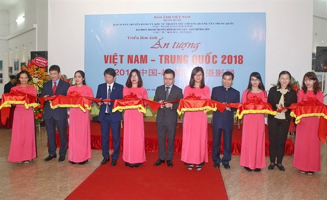 Les impressions du Vietnam et de la Chine en images à Hanoi ảnh 1 Les impressions du Vietnam et de la Chine en images à Hanoi ảnh 1