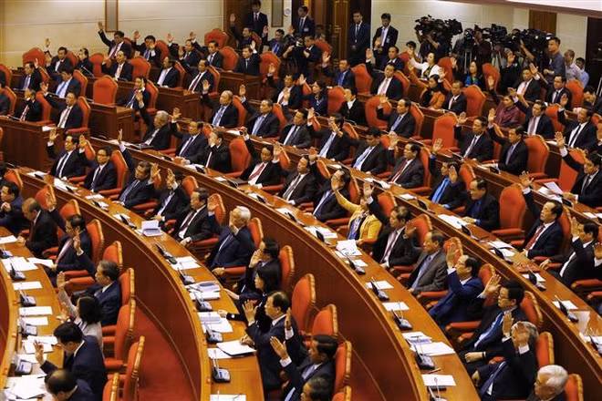 Deuxième journée de travail du 9e Plénum du Comité central du Parti ảnh 1