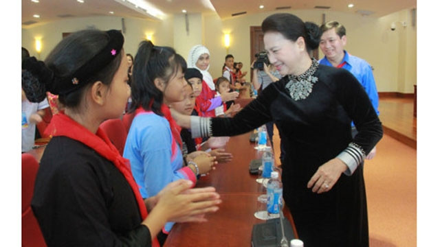 La présidente de l'AN rencontre des enfants issus des minorités ethniques ảnh 1 La présidente de l'AN rencontre des enfants issus des minorités ethniques ảnh 1