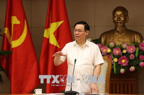 Le vice-PM Vuong Dinh Hue appelle à maîtriser l’inflation ảnh 1