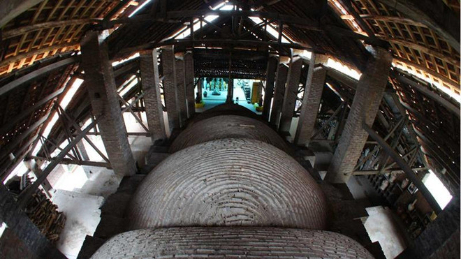 À Bat Tràng, l’ancien four de poterie Lo Bâu à l’épreuve du temps ảnh 1
