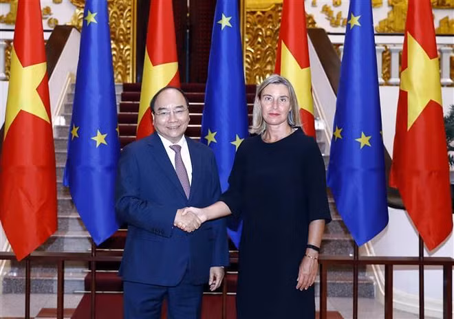 Le Premier ministre reçoit la vice-présidente de la Commission européenne ảnh 1 Le Premier ministre reçoit la vice-présidente de la Commission européenne ảnh 1
