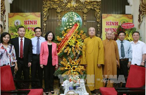Anniversaire du Bouddha : des dirigeants vietnamiens formulent leurs vœux aux bouddhistes ảnh 1 Anniversaire du Bouddha : des dirigeants vietnamiens formulent leurs vœux aux bouddhistes ảnh 1