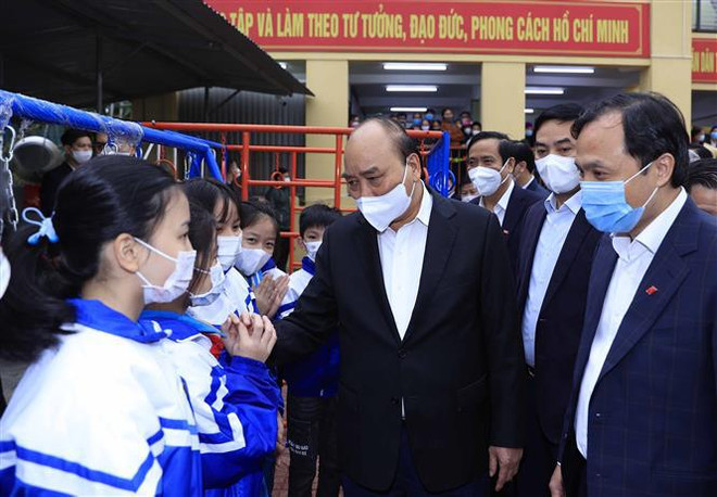 Le président Nguyen Xuan Phuc en visite de travail à Ha Tinh ảnh 2