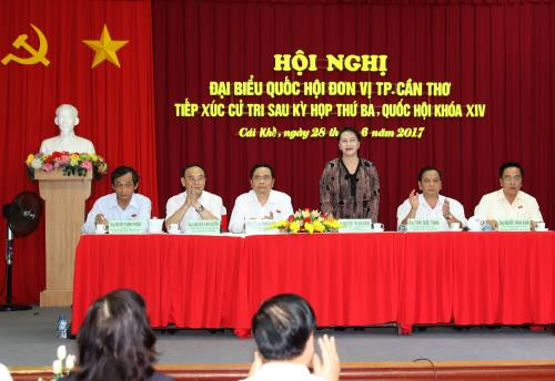 La présidente de l’AN Nguyên Thi Kim Ngân rencontre des électeurs de Can Tho ảnh 1 La présidente de l’AN Nguyên Thi Kim Ngân rencontre des électeurs de Can Tho ảnh 1
