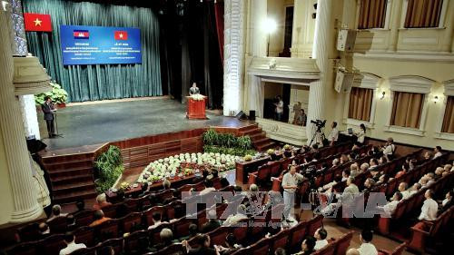 Célébration des 50 ans des relations diplomatiques Vietnam-Cambodge à HCM-Ville ảnh 1 Célébration des 50 ans des relations diplomatiques Vietnam-Cambodge à HCM-Ville ảnh 1