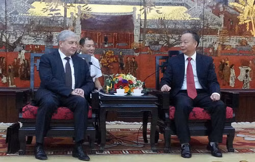 La Biélorussie souhaite aider Hanoi à développer son métro ảnh 1