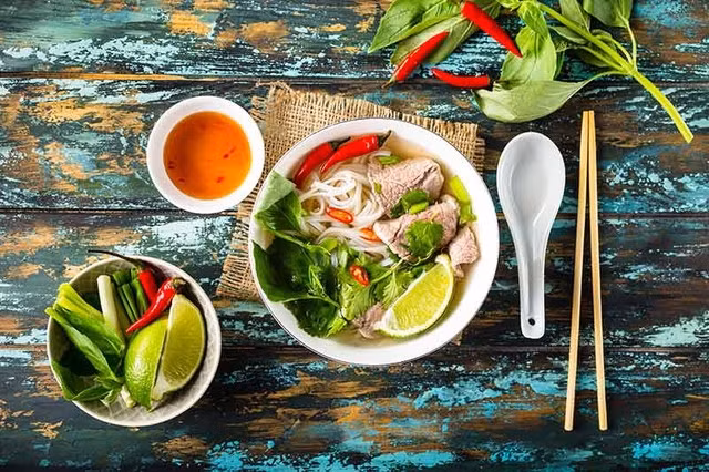 La capitale Hanoi, un véritable "tourbillon pour les sens" ảnh 3