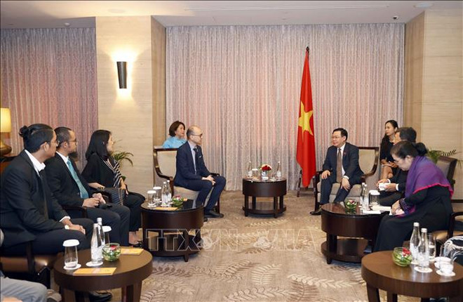 Le président de l’AN du Vietnam reçoit des dirigeants de groupes économiques indonésiens ảnh 1 Le président de l’AN du Vietnam reçoit des dirigeants de groupes économiques indonésiens ảnh 1