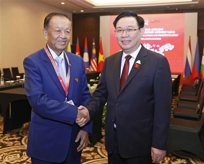 Le président de l’AN rencontre le président de la Chambre basse de Thaïlande ảnh 2 Le président de l’AN rencontre le président de la Chambre basse de Thaïlande ảnh 2