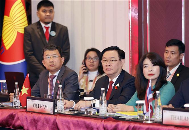 Le président de l’AN Vuong Dinh Huê à la réunion du comité exécutif de l’AIPA ảnh 1 Le président de l’AN Vuong Dinh Huê à la réunion du comité exécutif de l’AIPA ảnh 1