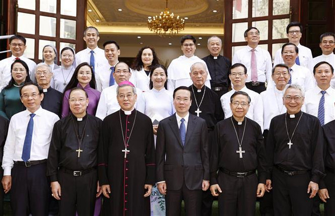 Le président Vo Van Thuong rend visite à la Conférence des évêques catholiques du Vietnam ảnh 2 Le président Vo Van Thuong rend visite à la Conférence des évêques catholiques du Vietnam ảnh 2