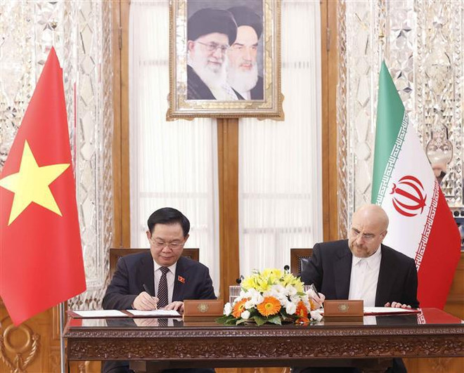 Entretien entre les présidents des organes législatifs du Vietnam et d’Iran ảnh 2 Entretien entre les présidents des organes législatifs du Vietnam et d’Iran ảnh 2