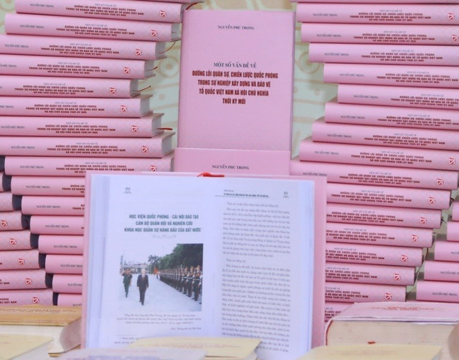 Le livre sur la stratégie de défense du leader du Parti plébiscité ảnh 1