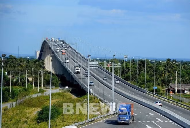 De grands projets de transport devraient stimuler la croissance de la région du Nam Bo occidental ảnh 2