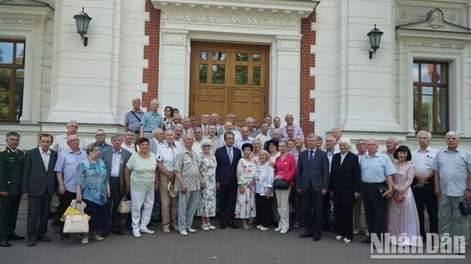 Rencontre d'anciens experts militaires de l'URSS au Vietnam ảnh 1 Rencontre d'anciens experts militaires de l'URSS au Vietnam ảnh 1