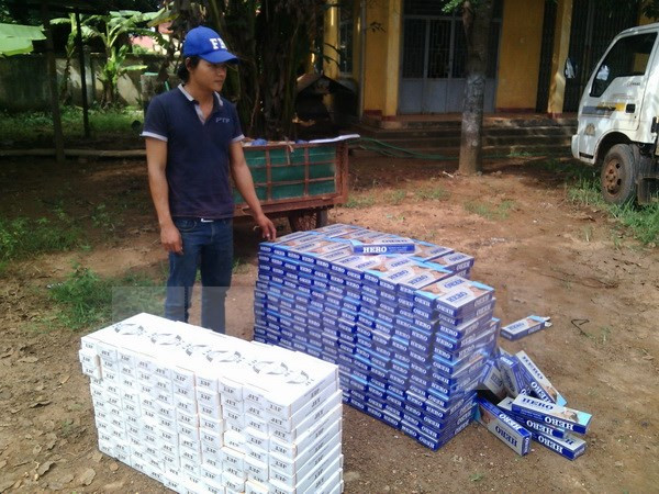 Tay Ninh : 9.000 paquets de cigarettes de contrebande ont été saisis ảnh 1