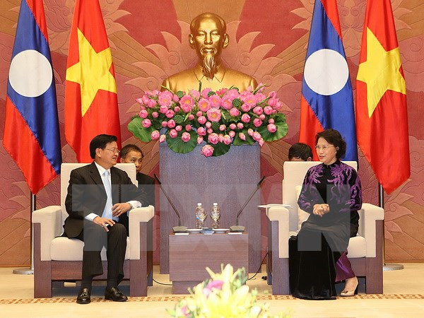 La présidente de l’AN vietnamienne reçoit le PM laotien ảnh 1 La présidente de l’AN vietnamienne reçoit le PM laotien ảnh 1