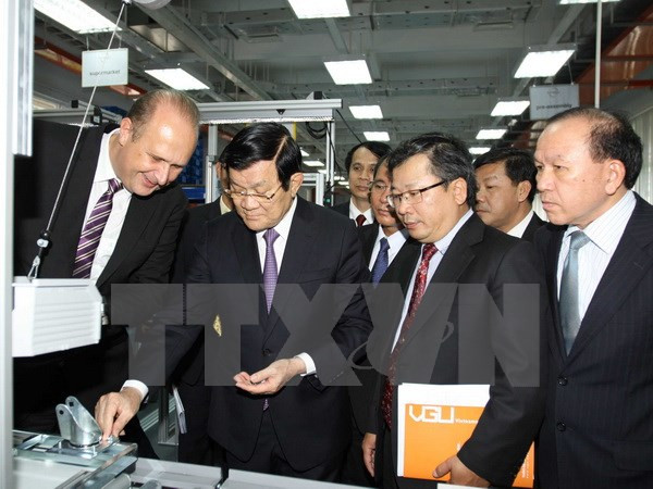 Le chef de l'État visite l'Université Vietnam-Allemagne à Binh Duong ảnh 1 Le chef de l'État visite l'Université Vietnam-Allemagne à Binh Duong ảnh 1