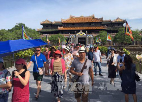 Thua Thien-Hue: 2,78 millions de touristes entre janvier et septembre ảnh 1 Thua Thien-Hue: 2,78 millions de touristes entre janvier et septembre ảnh 1