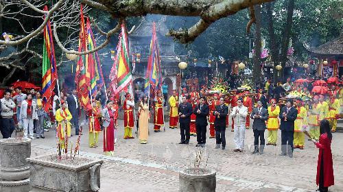 Ouverture de la fête automnale de Côn Son – Kiêp Bac 2017 ảnh 1 Ouverture de la fête automnale de Côn Son – Kiêp Bac 2017 ảnh 1