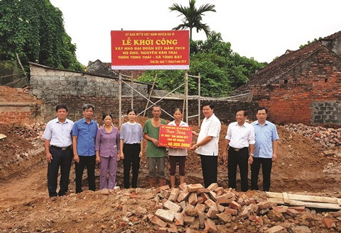 Le Fonds "Pour les pauvres", un appui solide pour les démunis à Hanoï ảnh 1 Le Fonds "Pour les pauvres", un appui solide pour les démunis à Hanoï ảnh 1