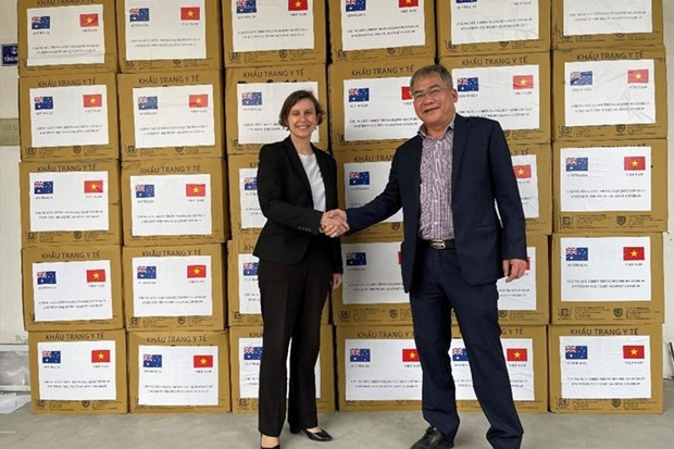 COVID-19 : Plus de 800.000 masques financés par le Vietnam arrivent au Timor-Leste ảnh 1