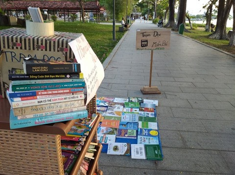 Coin lecture au bord de la rivière des Parfums ảnh 2 Coin lecture au bord de la rivière des Parfums ảnh 2