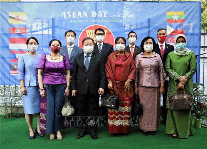 Le diplomate du Laos en Allemagne apprécie la solidarité de l’ASEAN ảnh 1 Le diplomate du Laos en Allemagne apprécie la solidarité de l’ASEAN ảnh 1