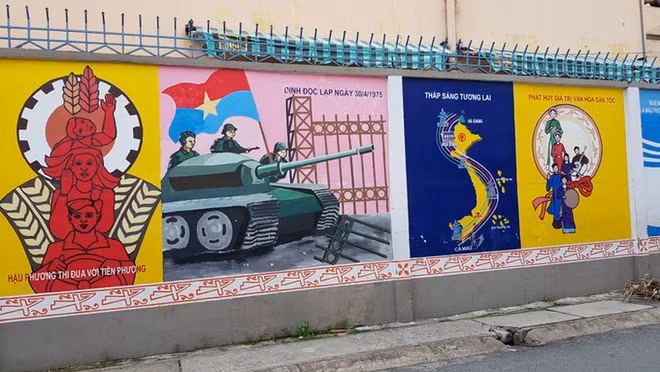 Quand d’anciens soldats se passionnent pour les peintures murales ảnh 1