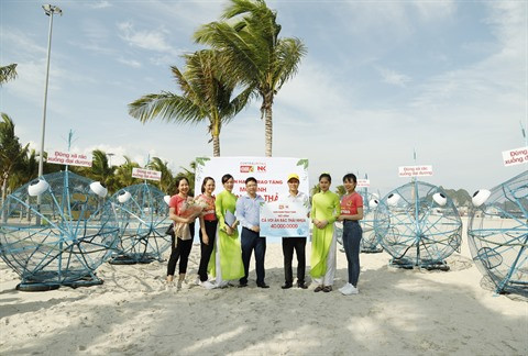 Central Retail offre 35 "baleines" mangeuses de déchets aux provinces côtières ảnh 1 Central Retail offre 35 "baleines" mangeuses de déchets aux provinces côtières ảnh 1