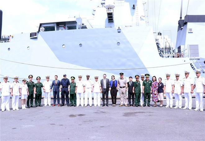 Un navire de la Royal Navy en visite à Ho Chi Minh-Ville ảnh 1 Un navire de la Royal Navy en visite à Ho Chi Minh-Ville ảnh 1