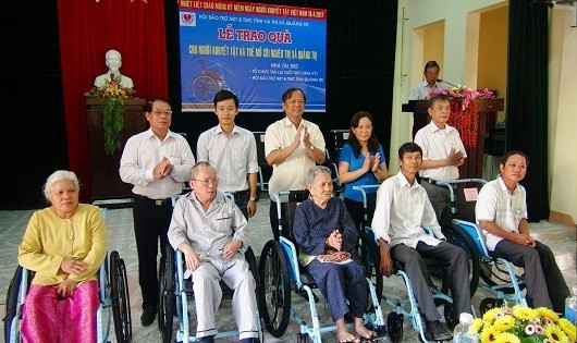 Œuvrer ensemble pour aider les handicapés ảnh 1 Œuvrer ensemble pour aider les handicapés ảnh 1