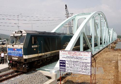 Prochaine inauguration de 44 ponts ferroviaires sur la ligne Hanoi-HCM-Ville ảnh 1 Prochaine inauguration de 44 ponts ferroviaires sur la ligne Hanoi-HCM-Ville ảnh 1