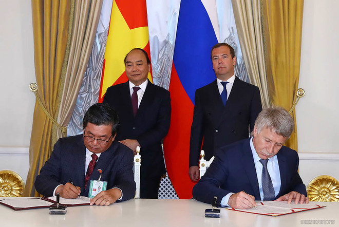 Les PM vietnamien et russe saluent les résultats de leur entretien ảnh 1 Les PM vietnamien et russe saluent les résultats de leur entretien ảnh 1