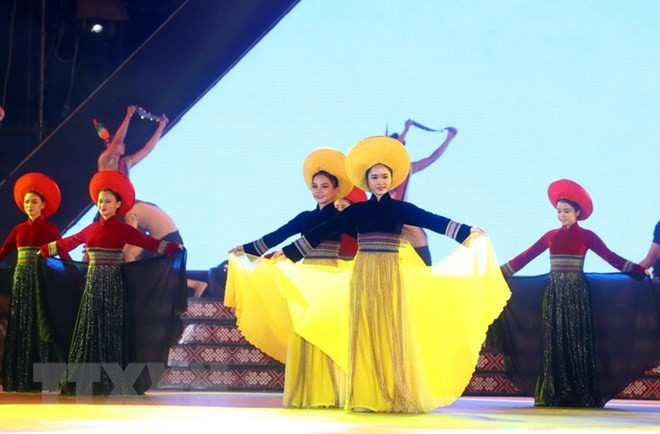 Clôture de la première fête de la brocatelle du Vietnam ảnh 1 Clôture de la première fête de la brocatelle du Vietnam ảnh 1