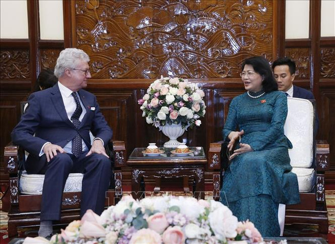 La vice-présidente Dang Thi Ngoc Thinh reçoit le gouverneur du Queensland (Australie) ảnh 1 La vice-présidente Dang Thi Ngoc Thinh reçoit le gouverneur du Queensland (Australie) ảnh 1
